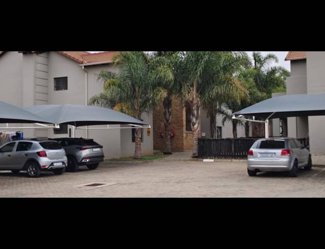 2 BEDROOM TOWNHOUSE FOR SALE IN GOEDEBURG